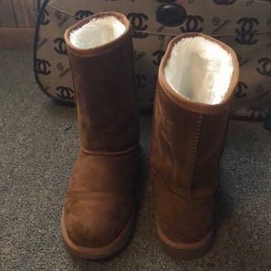 Ugg type boots Hot Tomatoes comfy cute size 6
